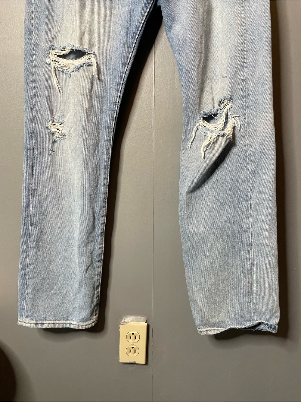 Levi's 501 Light Blue Distressed Men's Jeans 32x32 - Picture 3 of 11